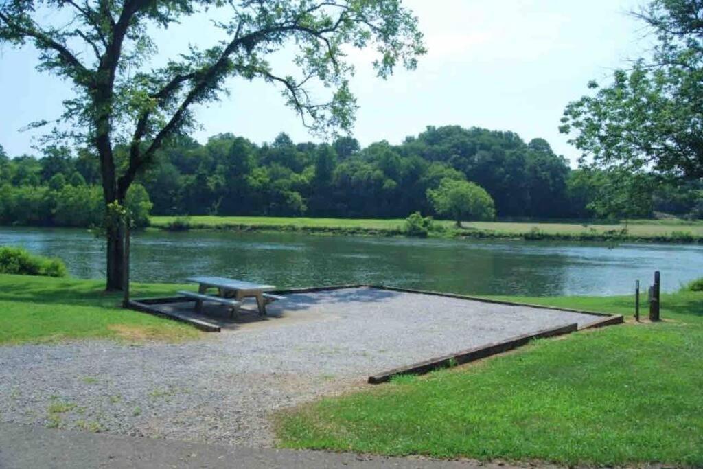 Charming House In Sevierville Family Friendly Quiet Location Close To Wilderness ภายนอก รูปภาพ